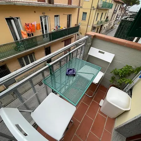 La Brezza Viareggina A 500 Mt Dal Mare, Dal Carnevale E Dagli Stabilimenti Balneari * В'яреджо